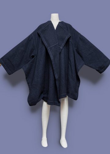 Comme-Des-Garcons-Oversized-Draped-Wool-Coat-001